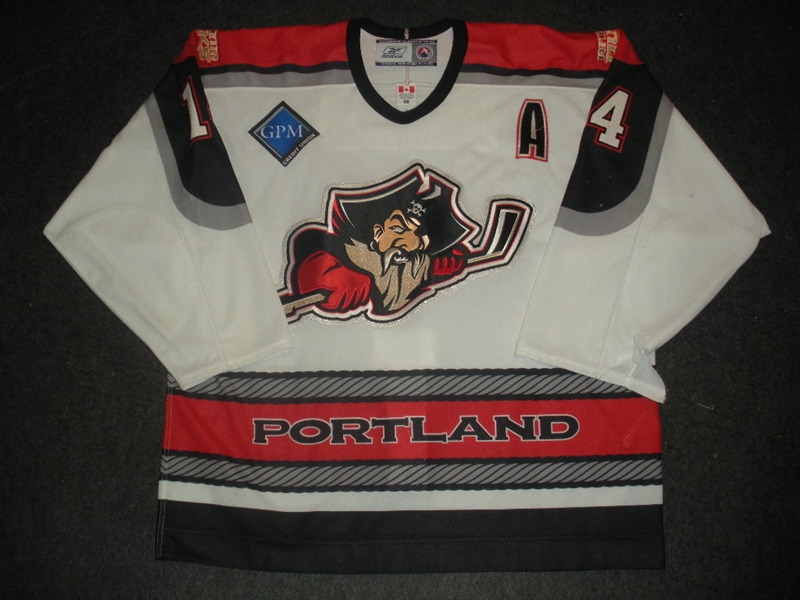 Peters, Geoff<br>White Set 1 w/A<br>Portland Pirates 2006-07<br>#14 Size: 56