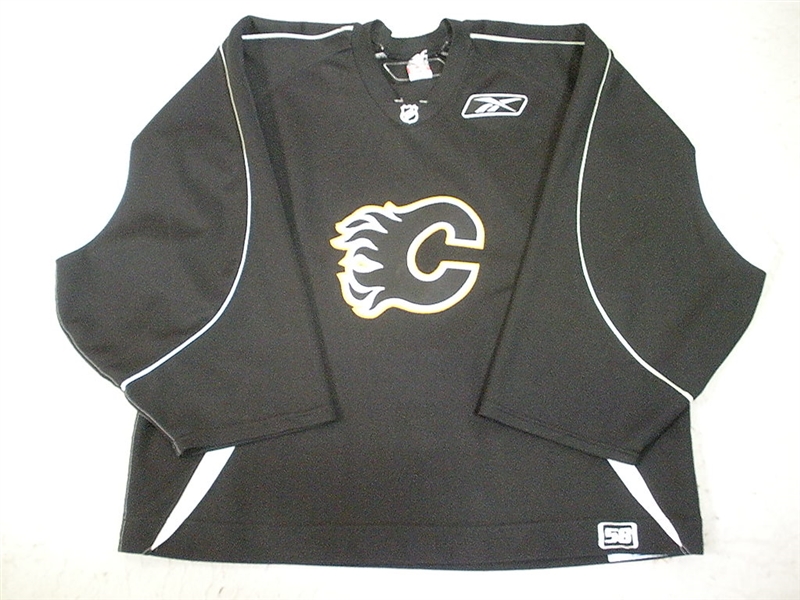 Kiprusoff / McLennan<br>Black Practice Jersey<br>Calgary Flames 2006-07<br>Size: 58G
