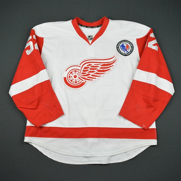 Ericsson, Jonathan * <br>White Set 1  - w/ Hockey Hall of Fame Patch restored - Photo-Matched<br>Detroit Red Wings 2015-16<br>#52 Size: 58