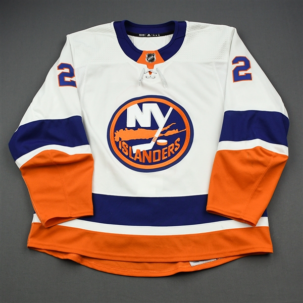 Leddy, Nick *<br>White  - Photo-Matched<br>New York Islanders 2017-18<br>#2 Size: 56