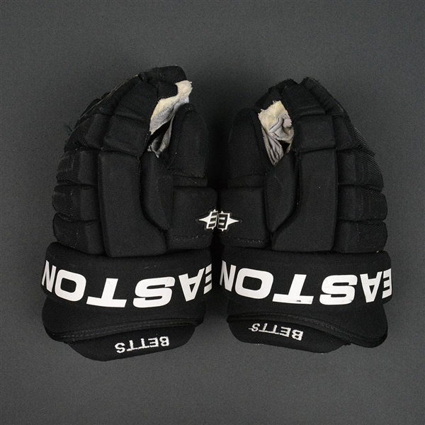 Betts, Blair * <br>Easton Gloves<br>Philadelphia Flyers 2009-10<br>#11