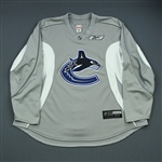 Alberts, Andrew<br>Gray Practice Jersey<br>Vancouver Canucks 2009-10<br>#41 Size: 60