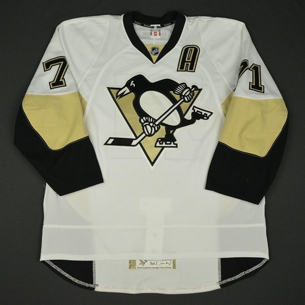 Malkin, Evgeni * <br>White Set 1 w/A - Photo-Matched<br>Pittsburgh Penguins 2013-14<br>#71 Size: 56