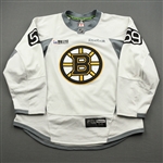 Berglund, Victor<br>White Practice Jersey w/ ORG Packaging Patch - CLEARANCE<br>Boston Bruins 2017-18<br>#59 Size: 56
