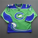 Beattie, Hanna<br>Green Set 1<br>Connecticut Whale 2021-22<br>#16 Size: MD