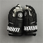 Forbort, Derek<br>Warrior Covert Gloves <br>Boston Bruins 2021-22<br>#28 Size: 15"