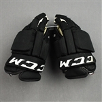 Haula, Erik<br>CCM Gloves<br>Boston Bruins 2021-22<br>#56 