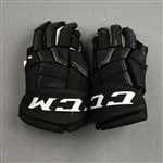 Lazar, Curtis<br>CCM HG QL Gloves<br>Boston Bruins 2021-22<br>#20 Size: 14"