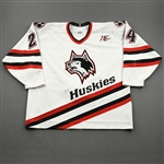 Keating, Matt *<br>White w/ Hockey East 15 year patch<br>Northeastern University Huskies 1998-99<br>#24 Size: 54