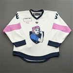 Maclaine, Nora<br>Breast Cancer Awareness - Worn March 12, 2022 - Autographed<br>Metropolitan Riveters 2021-22<br>#6 Size: MD