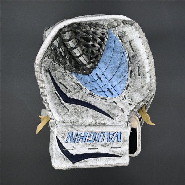 Jackson, Carly<br>Vaughn V7 Catcher - Photo-Matched - Autographed<br>Maine Black Bears 2018-19<br>#33 