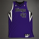 May, Sean<br>Purple Set 2 w/25th Anniversary Patch - Worn 1 Game (3/26/10)<br>Sacramento Kings 2009-10<br>#42 Size: 52+4