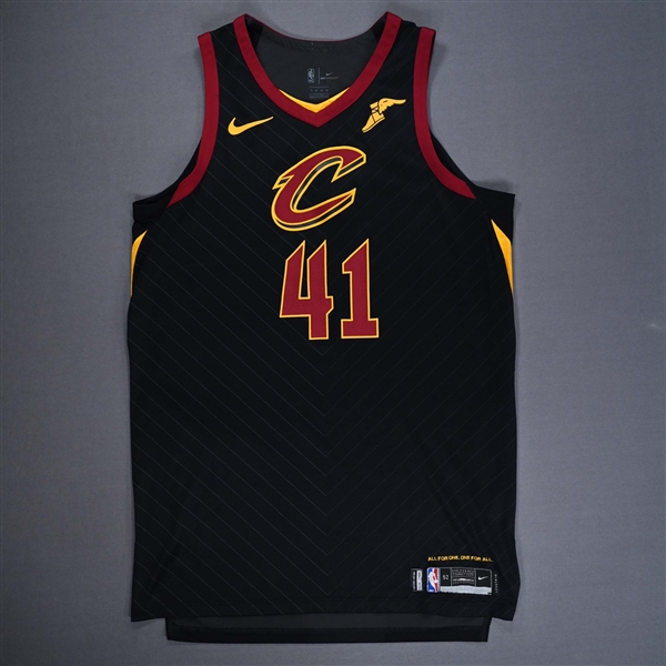 Zizic, Ante<br>Statement Edition - Worn 12/25/2017<br>Cleveland Cavaliers 2017-18<br>#41 Size: 52+6
