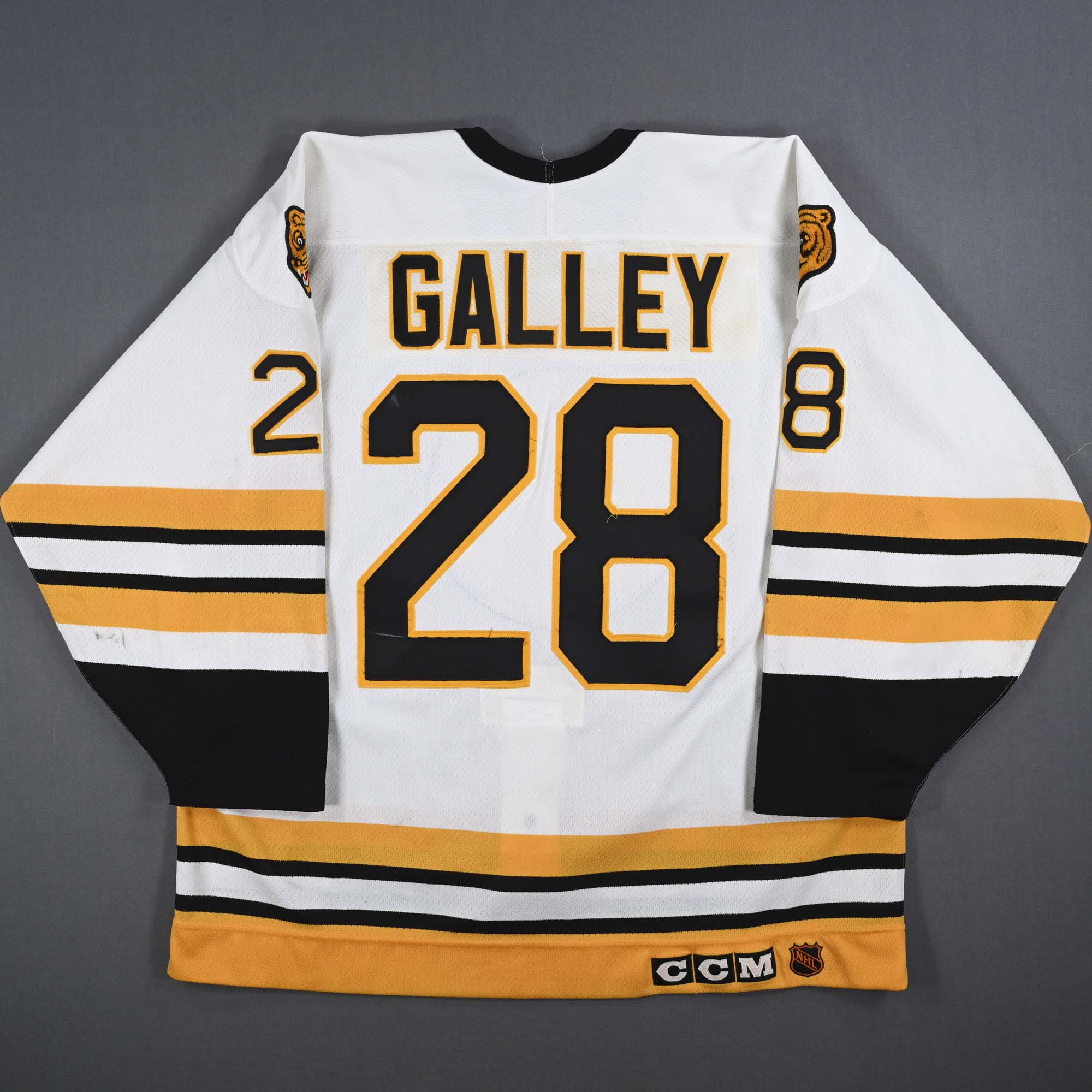 Item Detail - Galley, Garry * White Boston Bruins 1990-91 #28 Size: 52