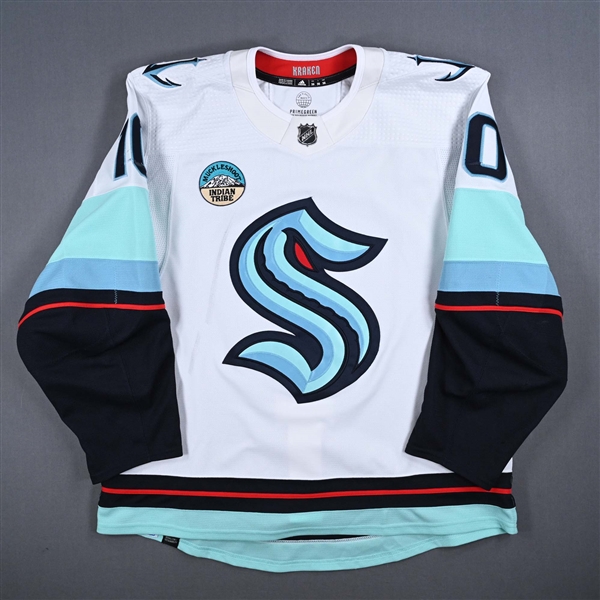 Beniers, Matty<br>White Set 2<br>Seattle Kraken 2023-24<br>#10 Size: 56