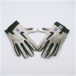 Tomlinson, LaDainian *<br>Nike Gloves - Worn 12/26/2010 vs. Chicago Bears - PHOTO-MATCHED - Autographed<br>New York Jets 2010<br> 