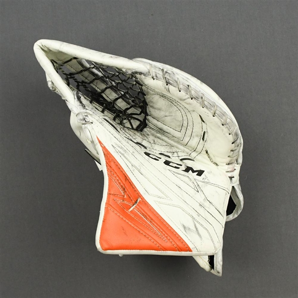 Elliott, Brian<br>CCM Extreme Flex 4 Catcher<br>Philadelphia Flyers 2018-19<br>#37 
