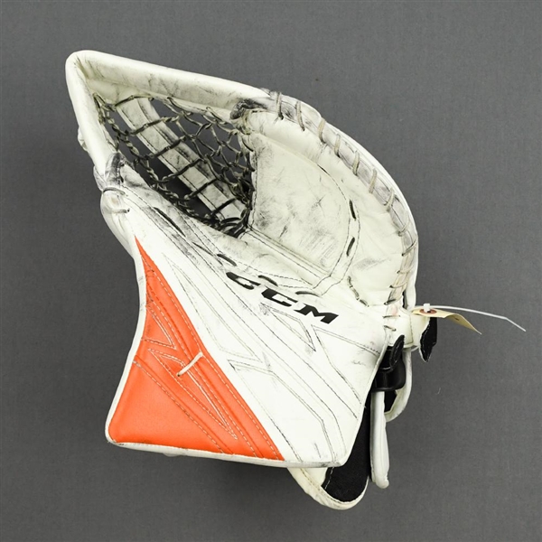 Elliott, Brian<br>CCM Extreme Flex 4 Catcher<br>Philadelphia Flyers 2018-19<br>#37 