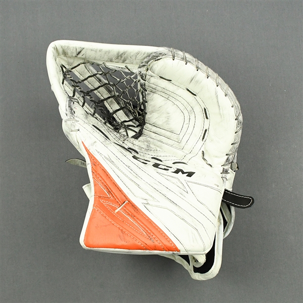 Elliott, Brian<br>CCM Extreme Flex 4 Catcher<br>Philadelphia Flyers 2019-20<br>#37