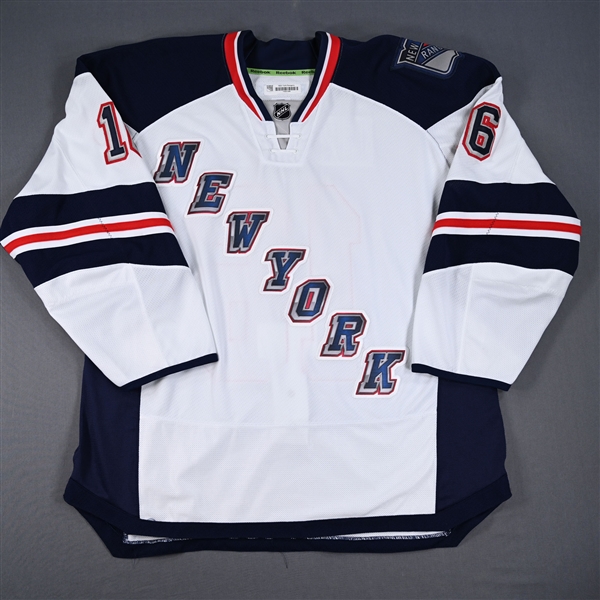Brassard, Derick *<br>White - Stadium Series Style<br>New York Rangers 2013-14<br>#16 Size: 56